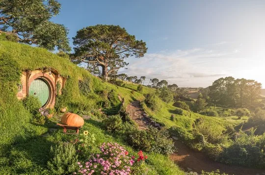 Hobbiton Movie Set Small Group Tour from Auckland