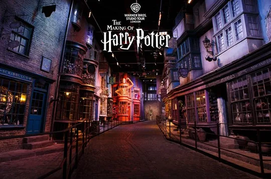 Harry Potter Warner Bros. Studio Tour with Transport from London