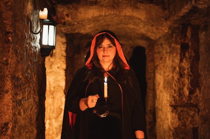 Evening Ghost & Underground Vaults Tour with Candlelit Whisky
