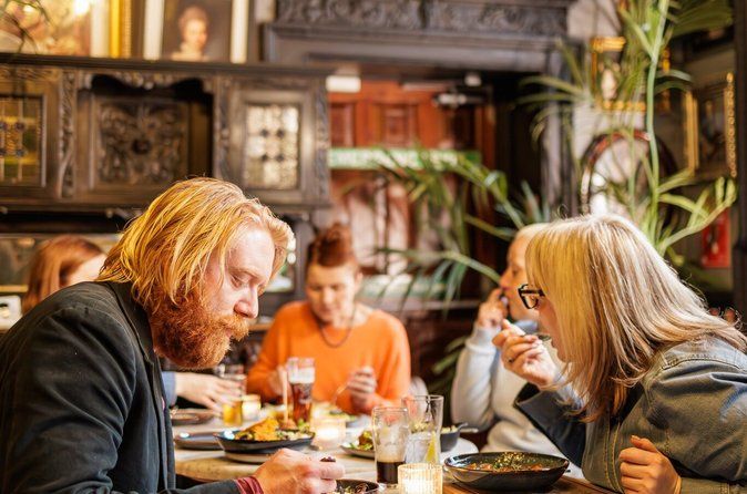 Dublin Traditional Irish 3 Course Meal & Walking Tour with guide