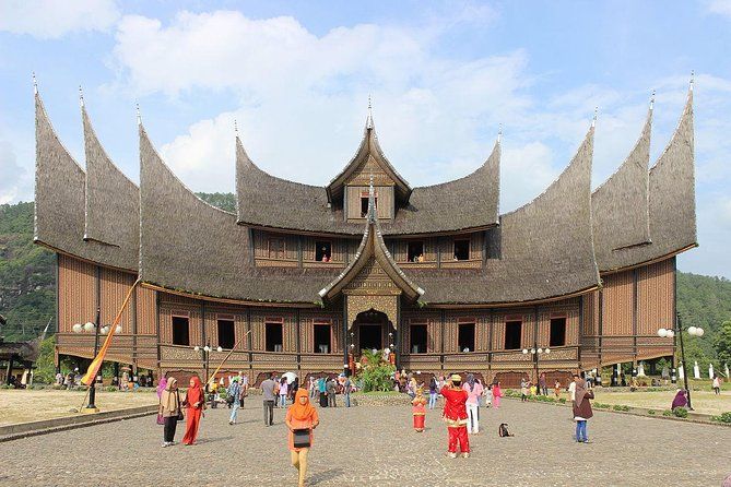 Private FullDay Jakarta Wonderfull Tour with Lunch & Souvenir