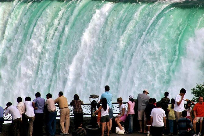 Niagara Falls Tour from Toronto with Boat, Journey Behind the Falls and Lunch