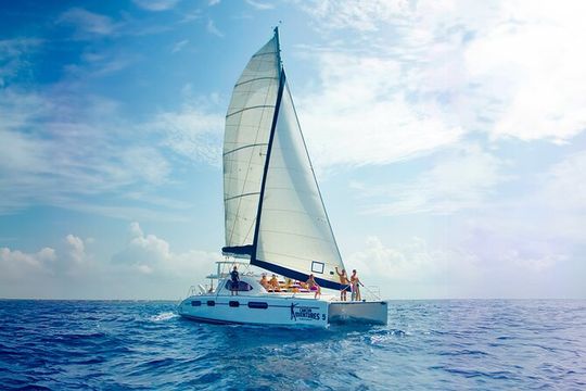 Riviera Maya Luxury Snorkeling Cruise with Lunch and Drinks