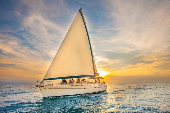 Los Cabos Luxury Sunset Sail with Light Appetizers and Open Bar