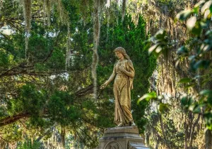Savannah's Bonaventure Cemetery Tour