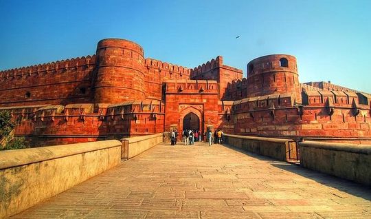 Private Full-Day Tour by Train to Taj Mahal from Delhi