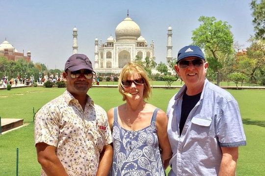 From Delhi: Taj Mahal Sunrise & Agra Day tour with 5* Breakfast