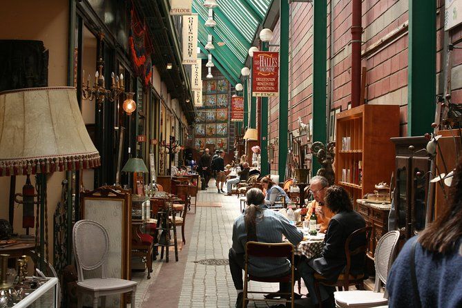 Paris Antiques Market Insider's Tour in Extra-Small Group