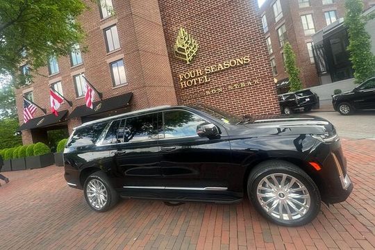 Luxury SUV Private Day or Night Tour of Washington DC