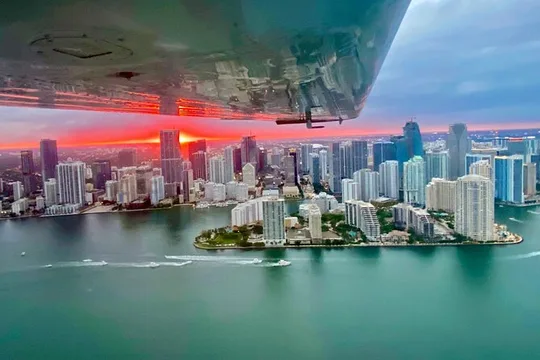 Miami Beach: Luxury Private 50-min Airplane Tour