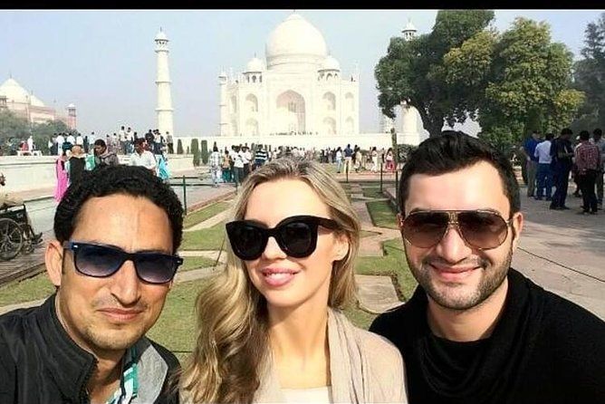 Skip-the-Line Taj Mahal Private Tour with Entry Tickets