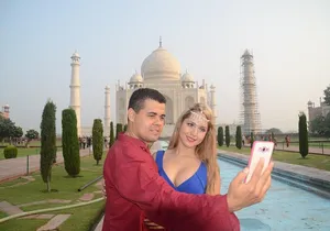 Private Day Tour of Taj Mahal and Agra Fort By Super fast train