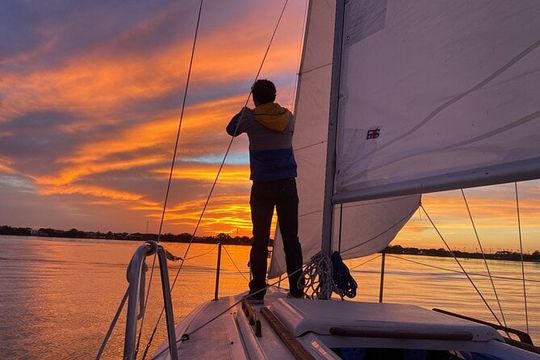 Private 2-Hour Sunset Sailing Tour on Lake Fairview
