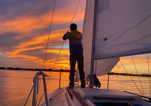 Private 2-Hour Sunset Sailing Tour on Lake Fairview