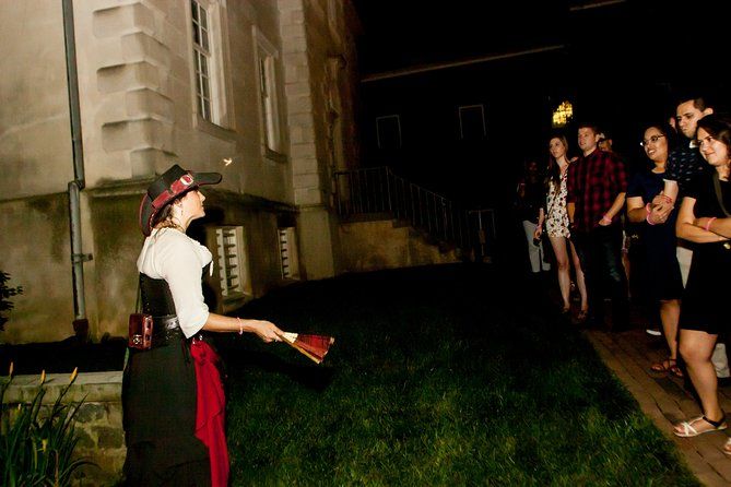 Pub Crawl: Haunted New Orleans Booze and Boos Ghost Walking Tour