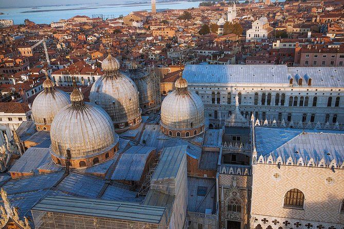 Venice Walking Tour with Basilica & Doge’s Palace
