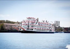 Sunday Brunch Riverboat Cruise in Savannah
