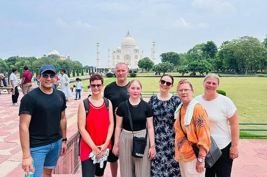 Taj Mahal Day Tour From Delhi By Superfast Train With 5* Meal