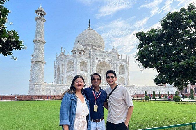 Taj Mahal & Agra Sunrise Tour from Delhi with 5* Breakfast