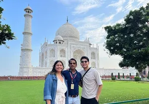 All Inclusive Taj Mahal & Agra Fort Luxury Tour from Delhi By Car