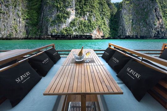 Luxury Boat to James Bond Islands with Lunch and Sunset Dinner