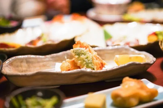 Kyoto Premium Night Foodie Tour in Gion(9+dishes + Sake tastings)