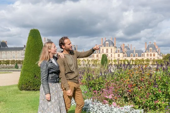 Fontainebleau and Vaux le Vicomte Chateaux Day Trip from Paris
