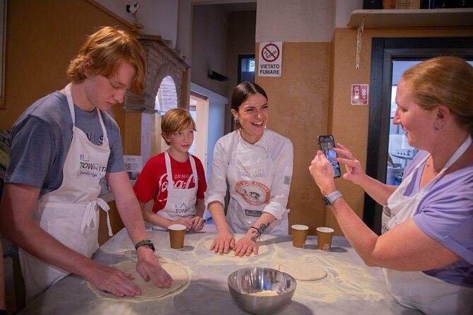 Kurz přípravy pizzy ve Florencii s neomezenou zmrzlinou a vínem