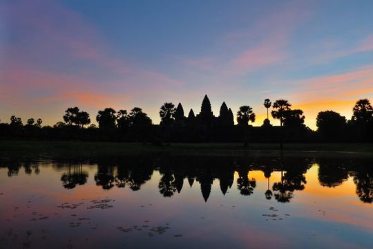 Angkor Wat Highlights and Sunrise Guided Tour from Siem Reap