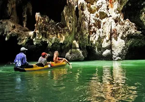 Hong by Starlight: Sea Cave Kayaking and Loy Krathong Floating