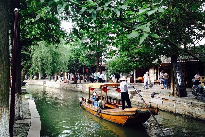 Shanghai Private Tour: Zhujiajiao Water Town and Boat Ride