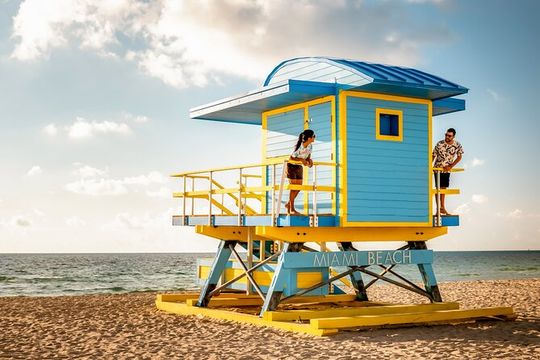 Charming Corners of Miami Private Walking Tour for Couples