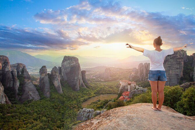 Meteora Tour: Monasteries, Lunch & Optional Athens Transfer