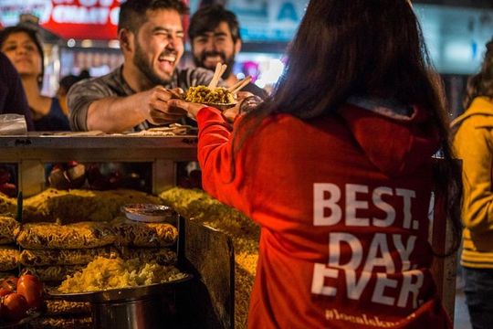 Delhi Food Walk: Rickshaw Ride, Street Eats & Market Tour