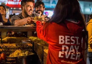 Delhi Food Walk: Rickshaw Ride, Street Eats & Market Tour