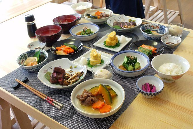 Clase de cocina en Tokio: carne de Wagyu en grupos pequeños y siete platos japoneses