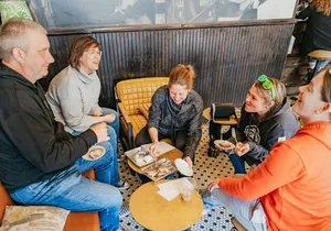 New Orleans Garden District Food, Drinks and History Walking Tour