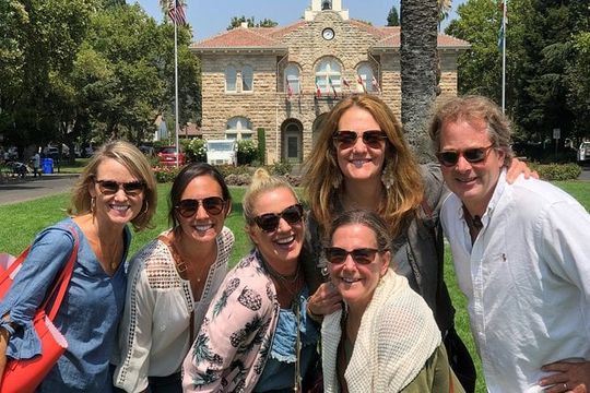 #1 Sonoma Walking Food, Wine Tasting & History Tour (Private)