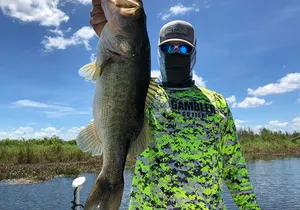 Private Pontoon Fishing Charter on Lake Tohopekaliga in FL