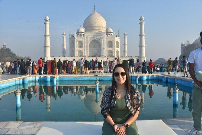 Sunrise Taj Mahal and Agra Fort Tour from Delhi with 5* Meal