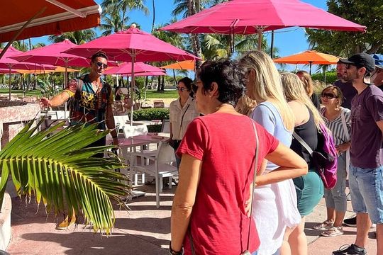 Miami Beach Art Deco & History Walk Tour with Design Enthusiast