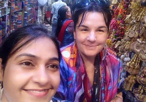 Private Customized Delhi Shopping Tour with Female Consultant