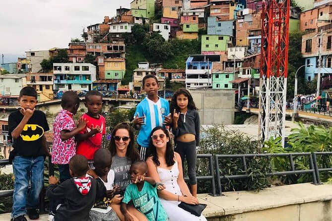 Comuna 13 Graffiti Tour: Con Esmeralda y catering de café y beer