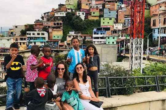 Comuna 13 Graffiti Tour: Con Esmeralda y catering de café y beer