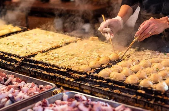 Osaka Local Foodie Walking Tour in Dotonbori and Shinsekai