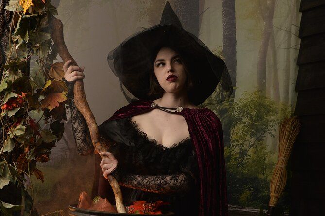 Immersive Costume Photography Salem MA Pequot House Velvet Parlor