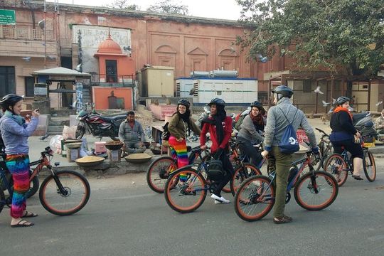 Small-Group Early Morning Pink City Bike Tour