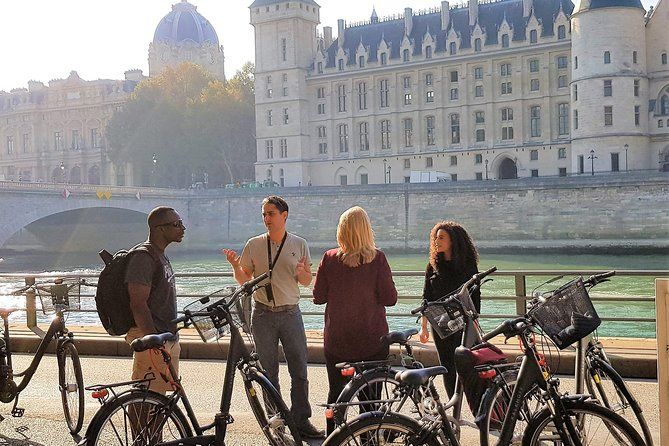 Paris: Charming Nooks and Crannies Bike Tour