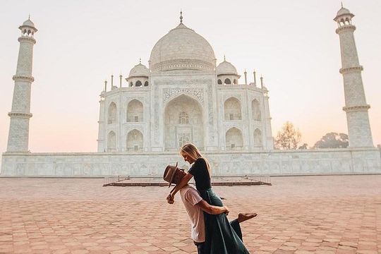 All-Inclusive Private Taj Mahal & Agra Day Trip from Delhi