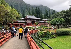 Oahu Circle Island Tour with Byodo-In Temple Admission